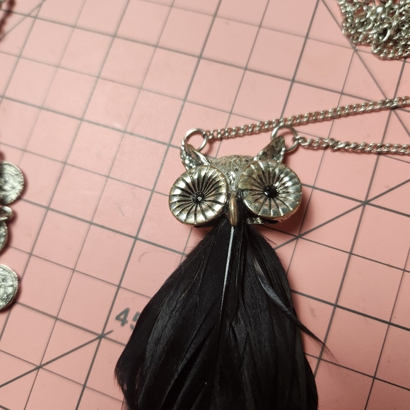 OWL NECKLACE - Picture 2 of 2